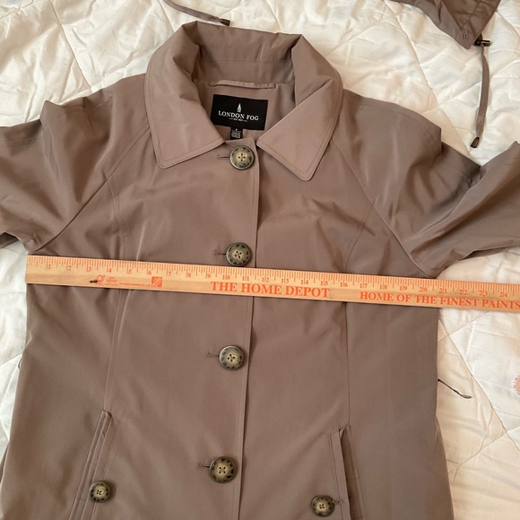 London Fog Trench Coat size 8 - Picture 5 of 15